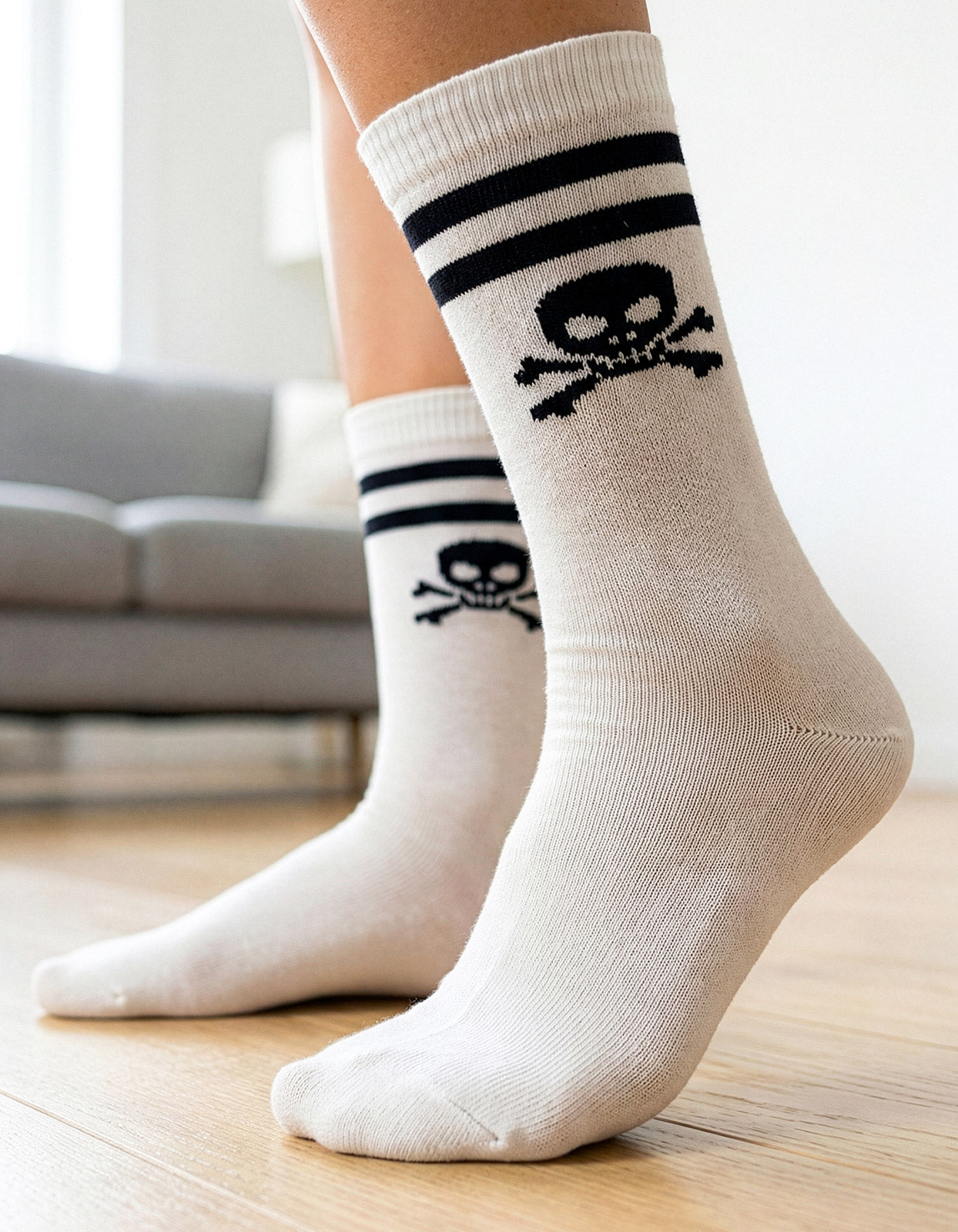 Meia Divertida Estampada Oddo Cano Longo Branca Caveira Com Listras